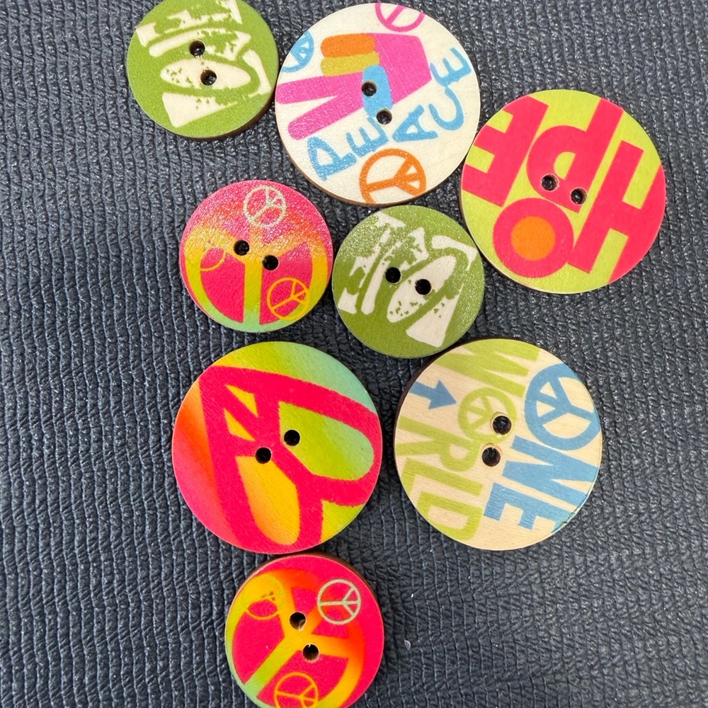 Colorful Assorted Buttons - Picture 4 of 7